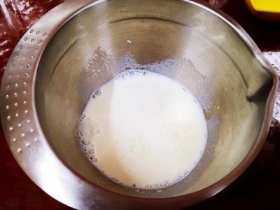 牛奶、蛋黃、白糖與紅糖 家庭簡易蛋撻液配方全解析